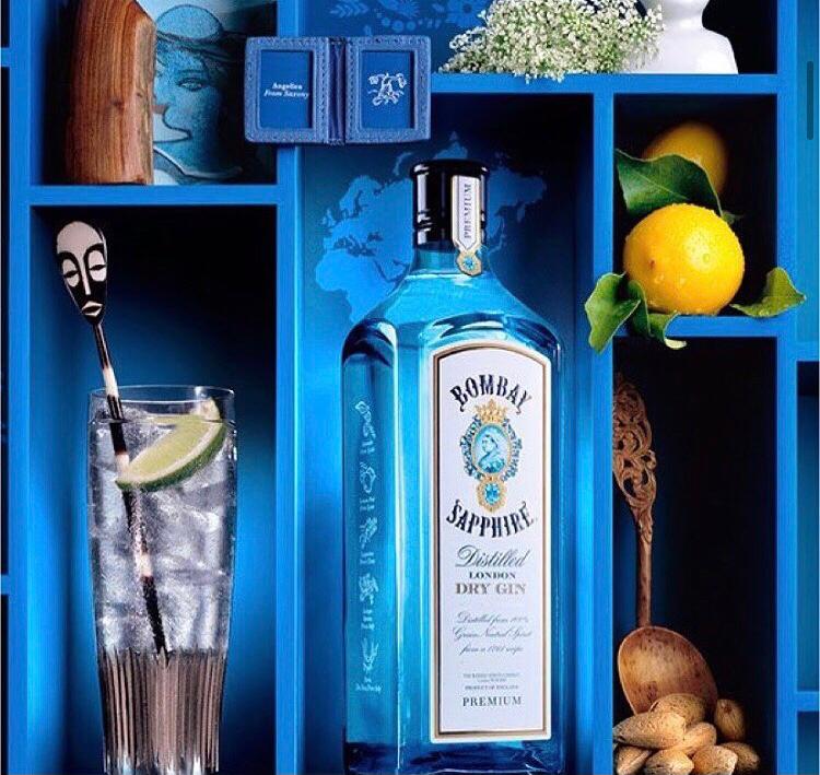 Gin Bombay Sapphire - 750 ml - DaCidadeShop