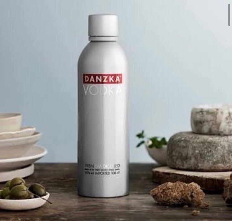 Vodka Danzka 1000 ml - DaCidadeShop