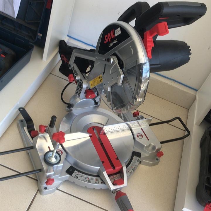 Serra meia esquadria 10” 1400 w skil. - DaCidadeShop